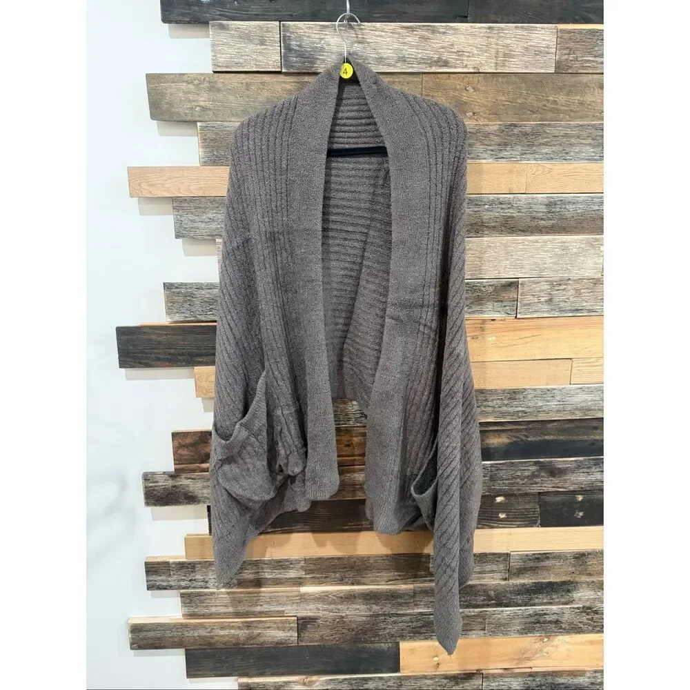 Barefoot Dreams cover shawl with pockets one Size